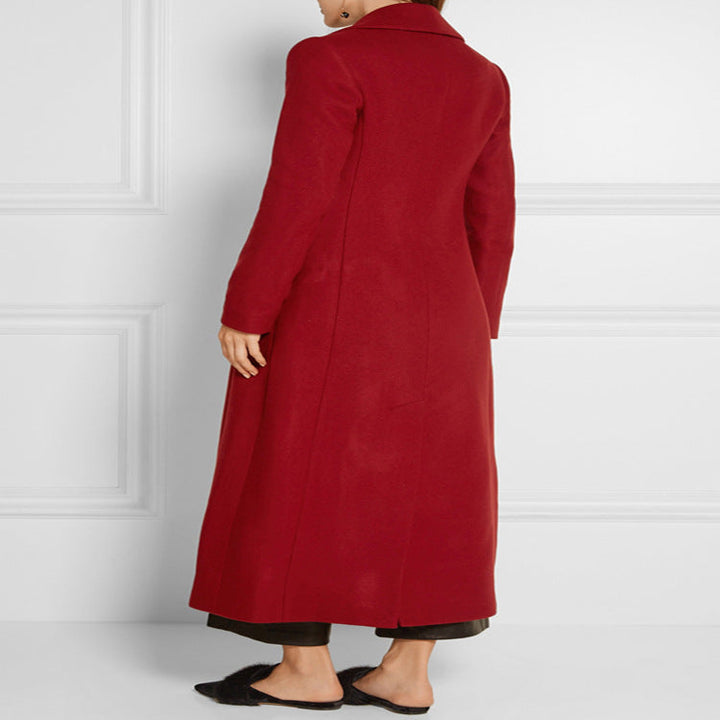 Dam maxi-length ullblandning kappa med skräddad seam design, knife pleats, och flap fickor