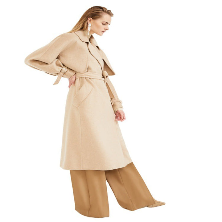 Dam ull kappa med Cape Shoulder och midjebälte