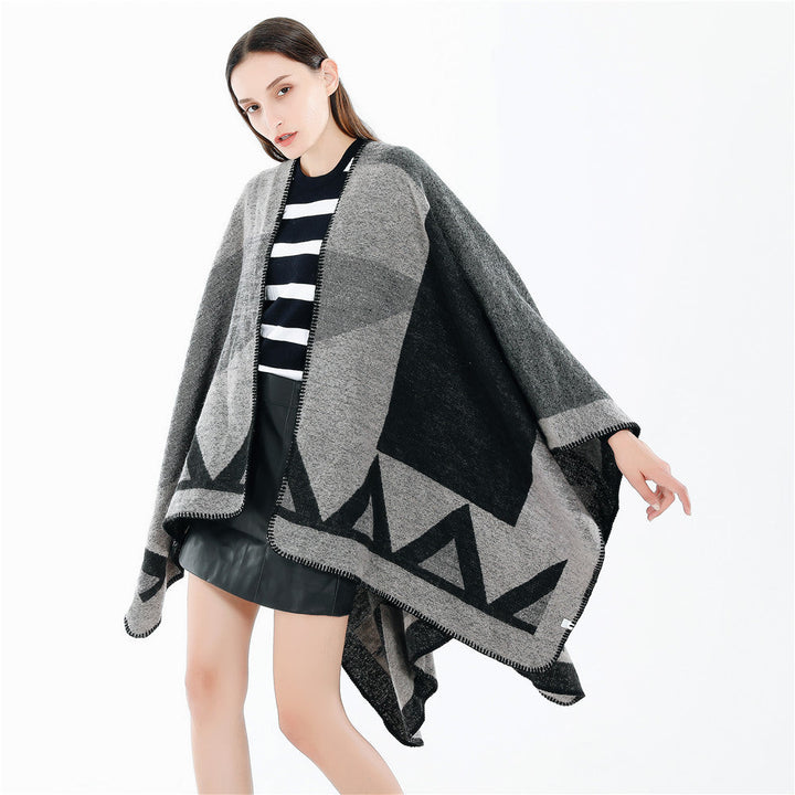 Dam Boxy ullblandning Ruana med Geometric Patch Jacquard och Decorative Stitching