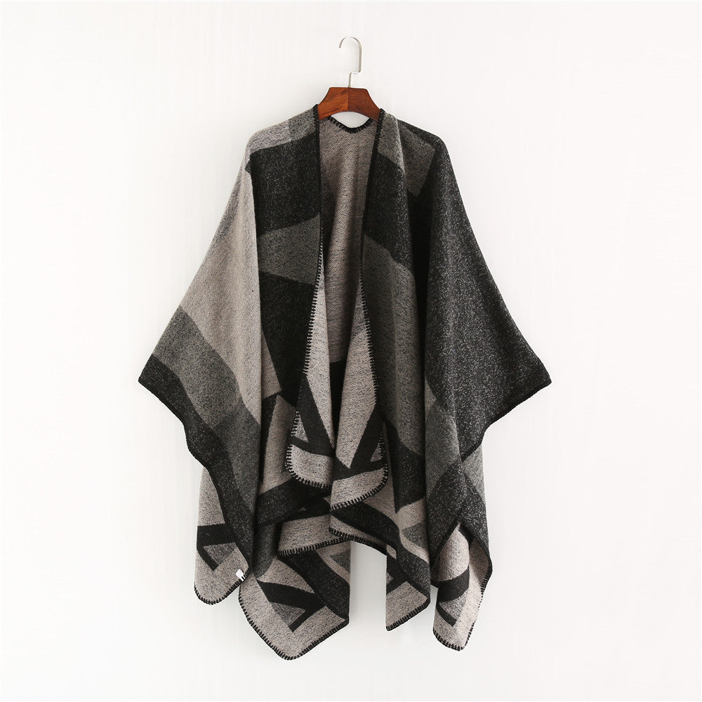 Dam Boxy ullblandning Ruana med Geometric Patch Jacquard och Decorative Stitching