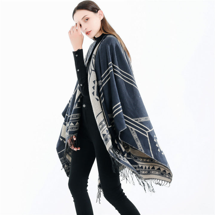 Unisex Ethno-Poncho Gjord av Mjuk Stickad med Fringes och Geometrisk Mönster