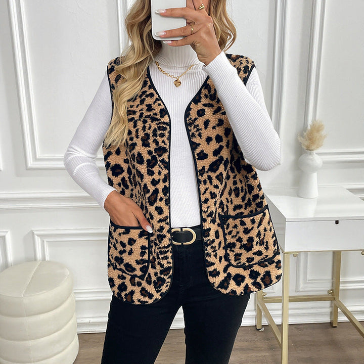 Dam Lined Teddy väst med leopardprint och påsydda fickor