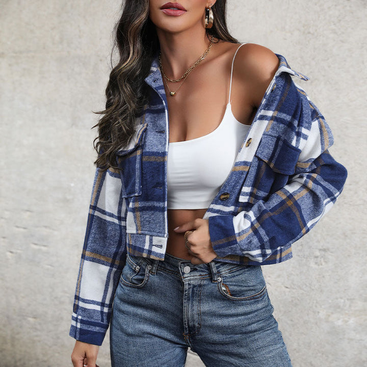 Dam Kort-Skärning Rutig Overshirt Jacka med Breast Flaps och Wooden Knappar