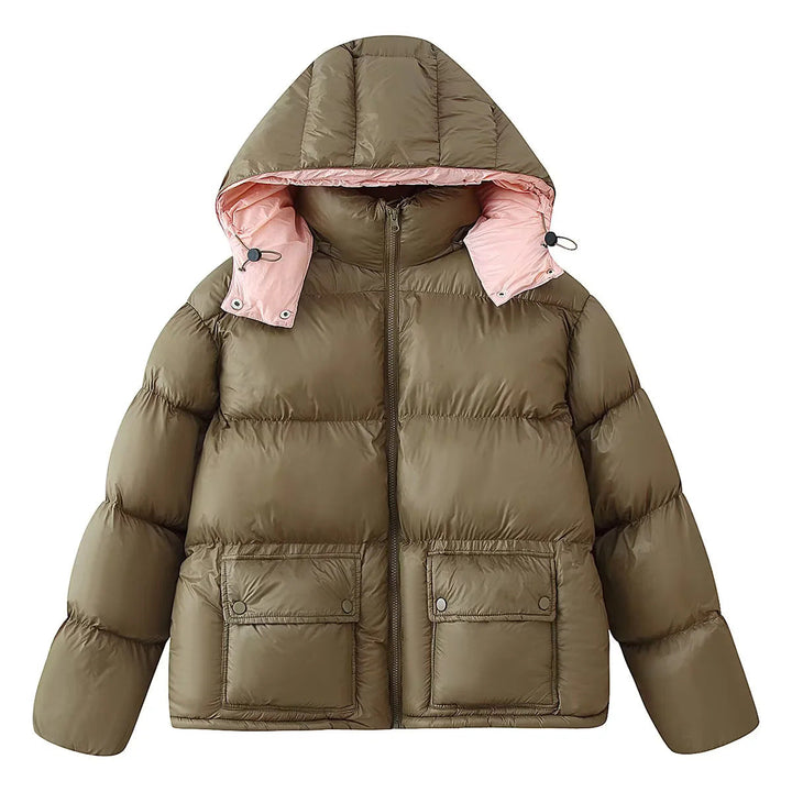 Dam vadderad quiltad jacka med detachable huva, hög krage och stor flap fickor
