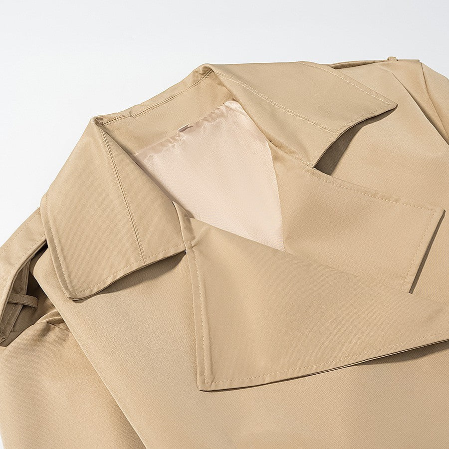 Dam skräddad kort trenchcoat med knytband och Epaulettes