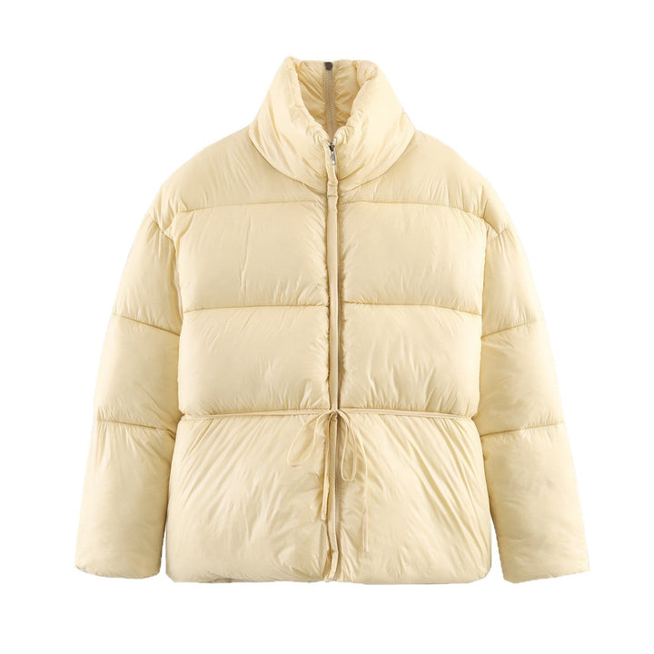 Dam kort kviltad jacka in Carmen look med dragsko midja och voluminous ärmar