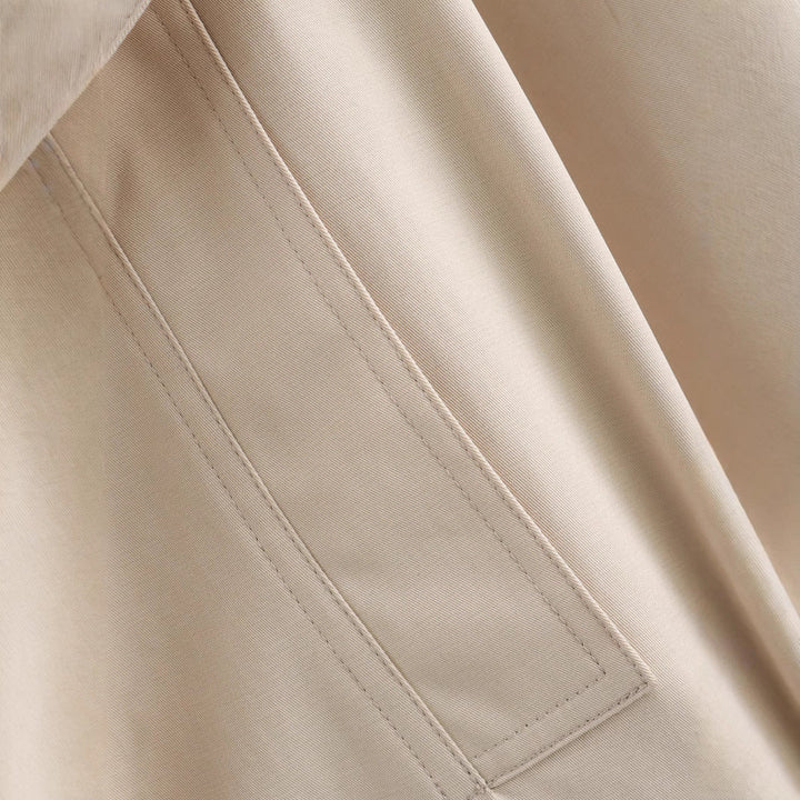 Dam Kort Trenchcoat i Boxig Skärning med Wide Lapels och Tie