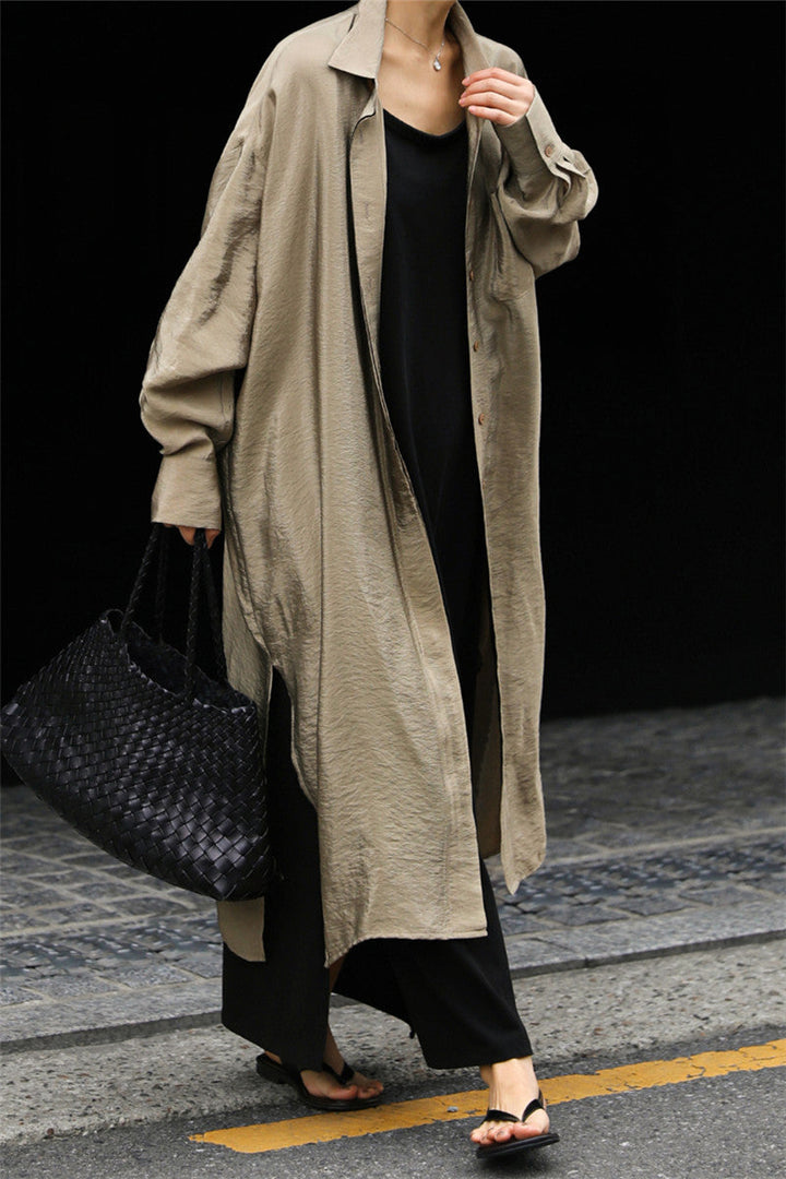 Dam lång Satin Effect Duster med Stand krage, oversized skärning och Deep Side Slits