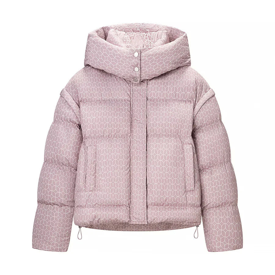 Dam kort boxy quiltad jacka med graphic quilt mönster, stor huva, concealed snap knäppning och drawstring fåll