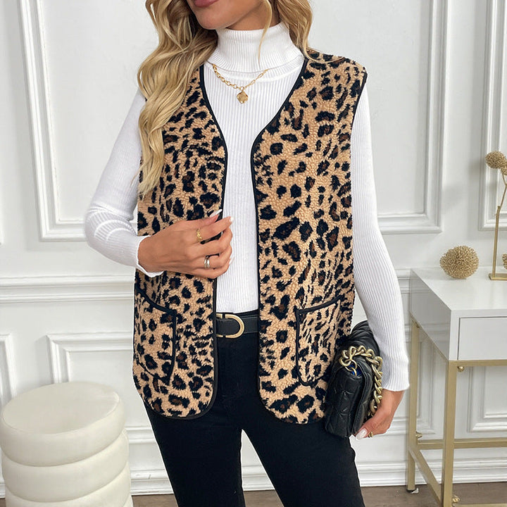 Dam Lined Teddy väst med leopardprint och påsydda fickor
