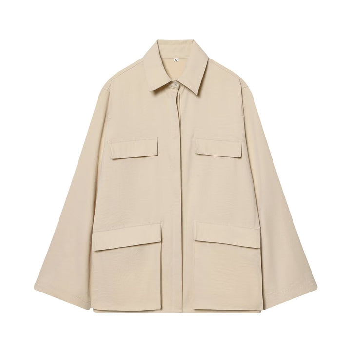 Dam oversize Field jacka in boxig skärning med Four Flap fickor och dold Snap Placket