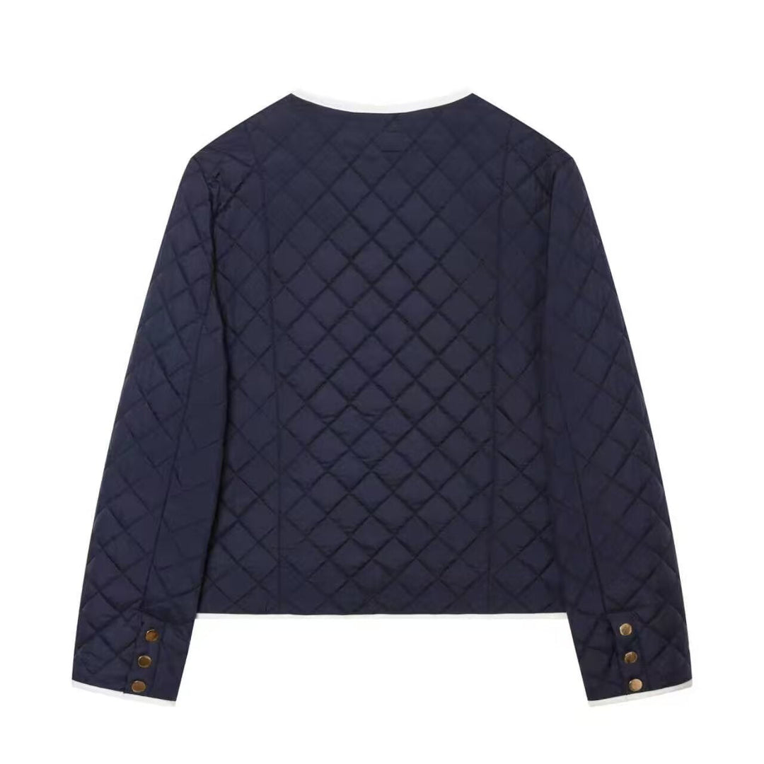 Dam Kort Quiltad Jacka med Round Neck, Contrast Piping och Patch Fickor