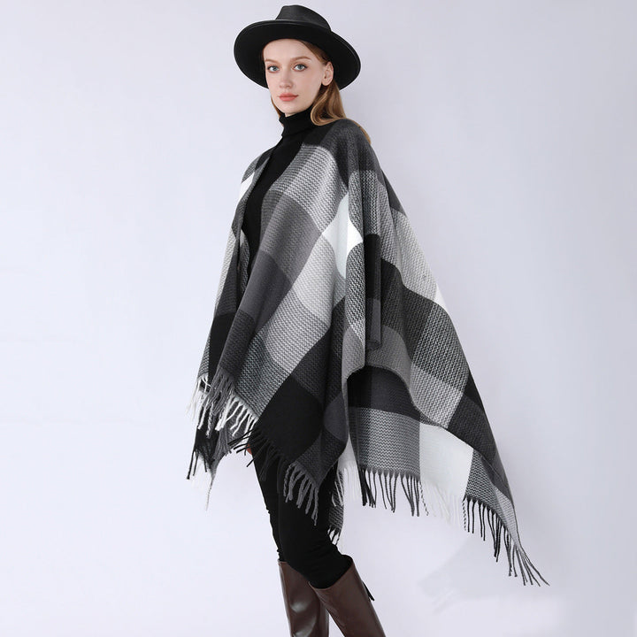 Dam mjuk-fallande oversized poncho i Plaid Weave mönster med V-Neck och Fringed fåll