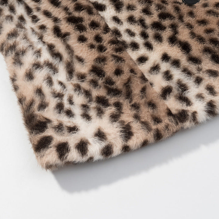 Dam Kort Jacka Tillverkad av Faux Fur med Leopard Mönster och Round Neckline