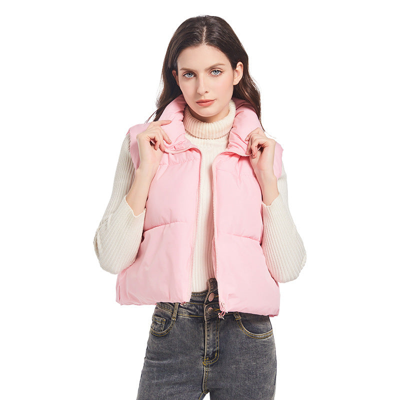 Dam ultra-light kort vadderad väst med high ståkrage, two-way dragkedja och adjustable drawstring fåll