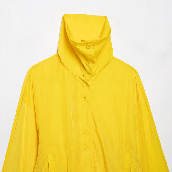 Dam Kort Tech-Shell Blouson i Oversize-Look med Hög Stå Krage och Drawstring