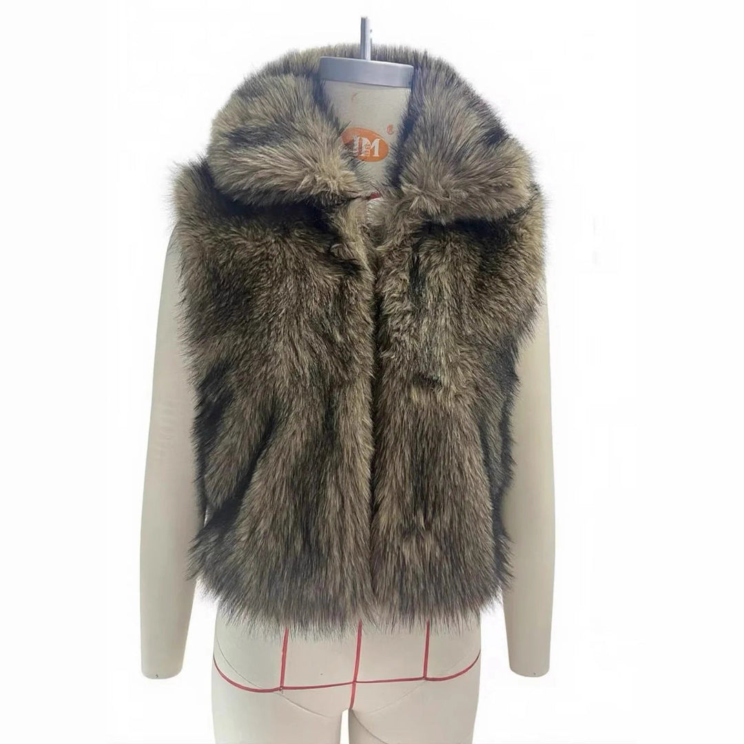Dam lyxig faux fur väst med voluminous sjalkrage och cropped silhuett
