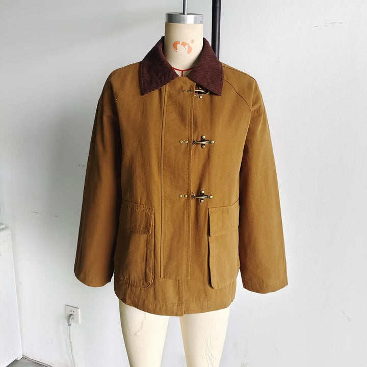 Dam trendig field jacka med manchester krage, toggle fastenings och stor flap fickor