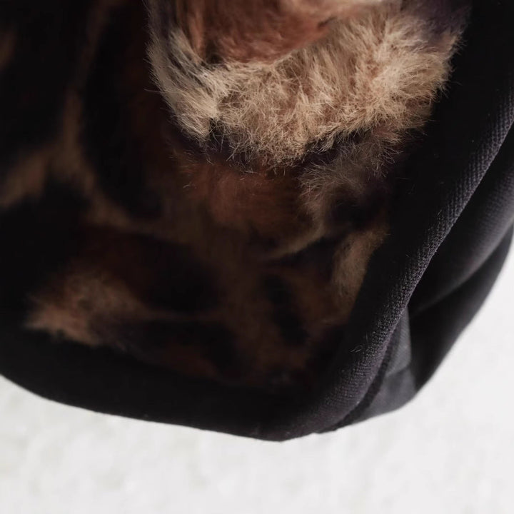 Dam Kort Boxig Jacka med Lined Faux Fur Krage och Elastic Nederkant