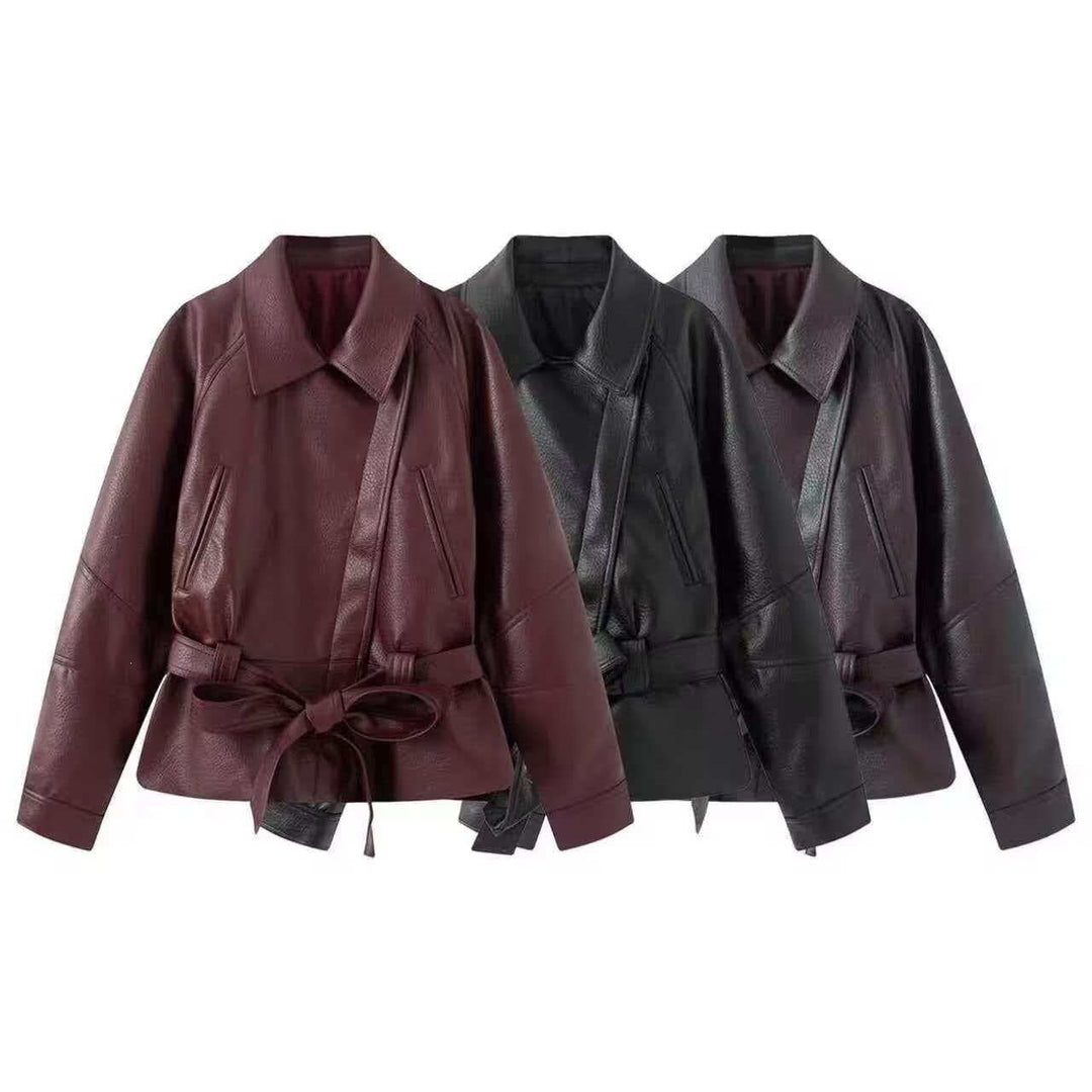 Dam Kort Jacka Gjord av Konstläder med Belted Midja och Skjortkrage