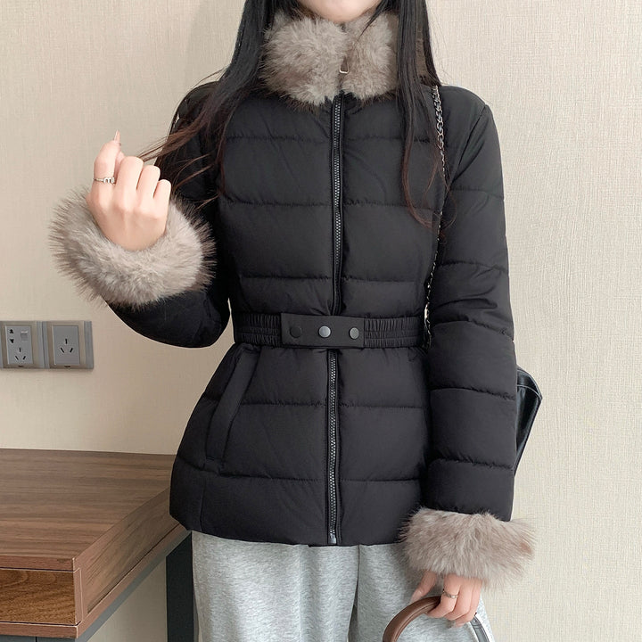 Dam figurnära thermal kviltad jacka med removable fake fur krage och elastic midjebälte