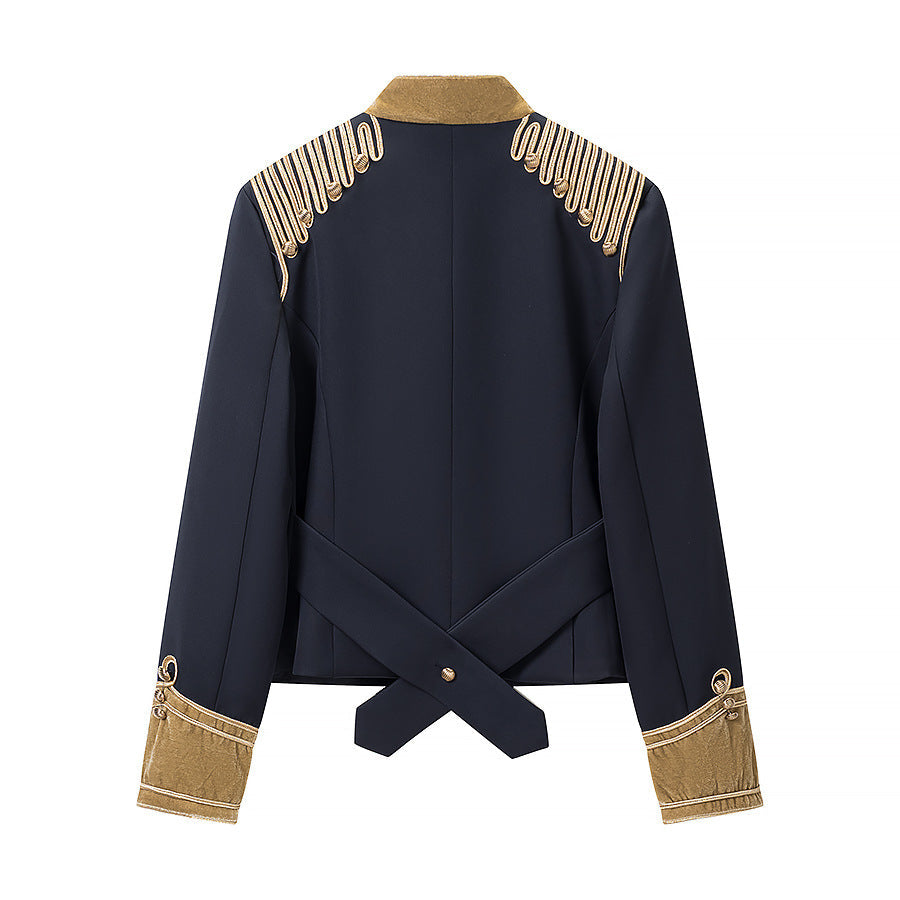 Dam Military-inspired kort Gala jacka med Gold Decoration