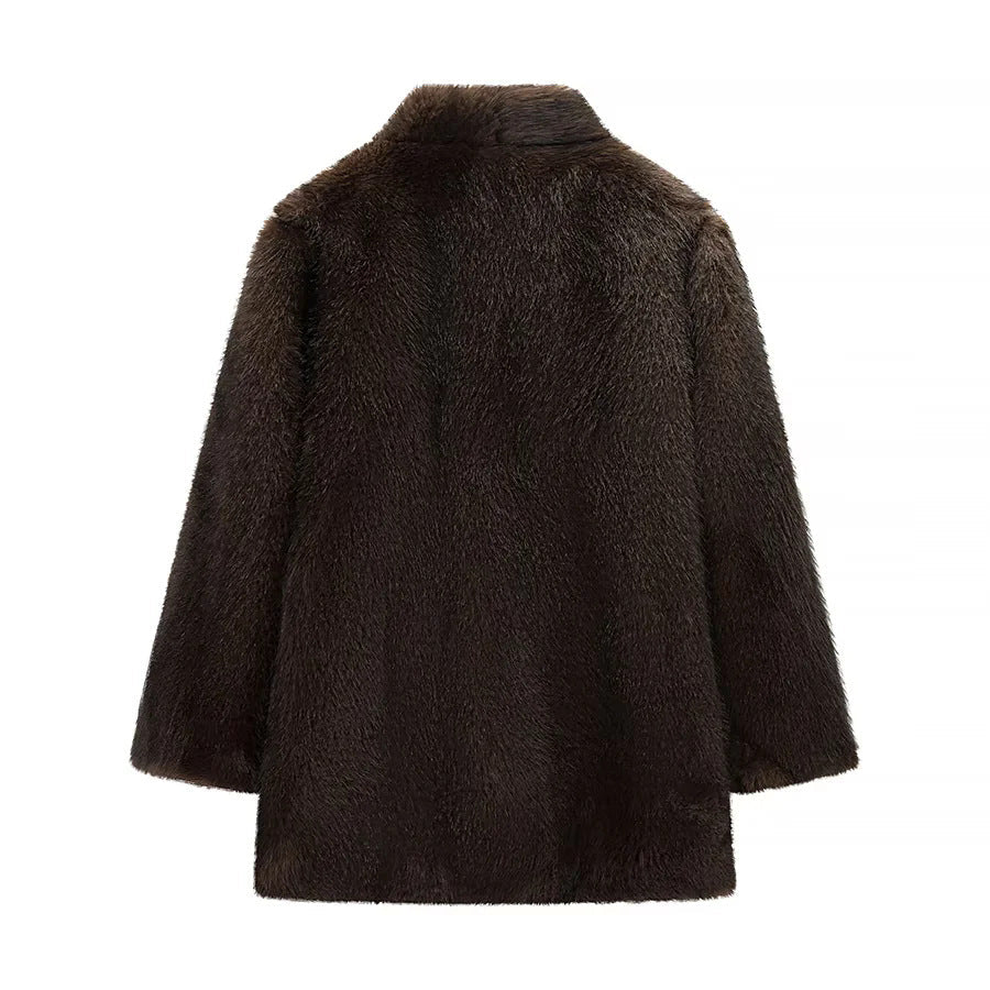 Dam kort vegan faux fur kappa med sjalkrage, concealed closure och straight skärning