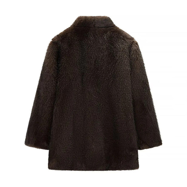 Dam kort vegan faux fur kappa med sjalkrage, concealed closure och straight skärning