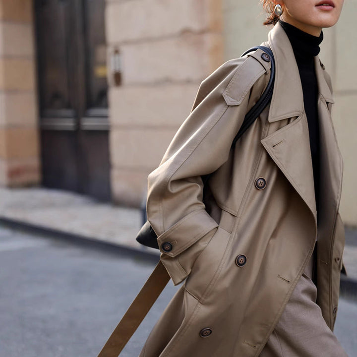 Dam lång oversize trenchcoat in Vegan läderlook med Ties bälte och vid Lapel