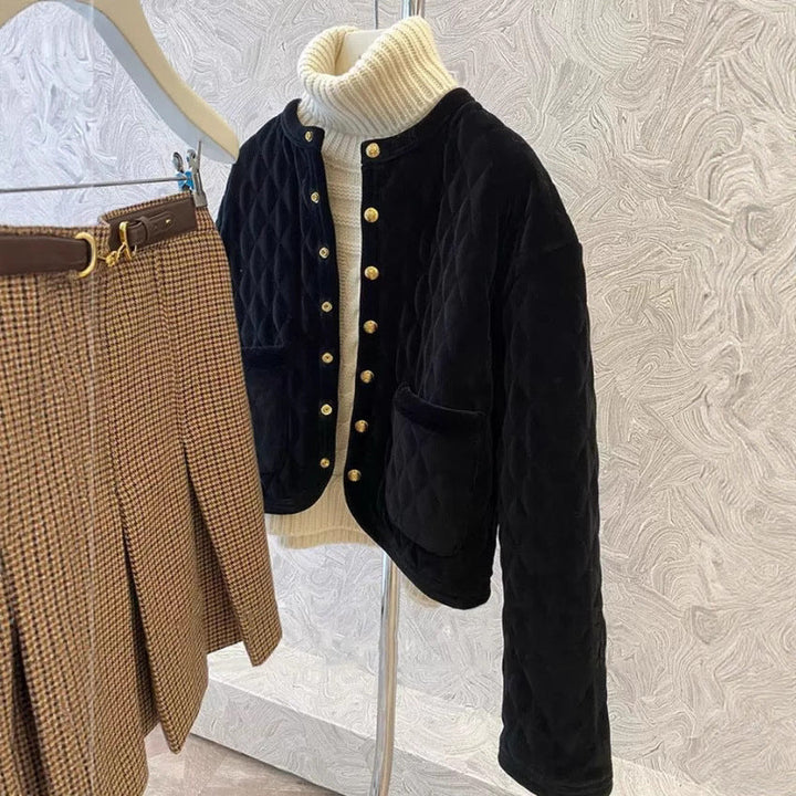 Dam Fashion vadderad jacka med knapp detaljer