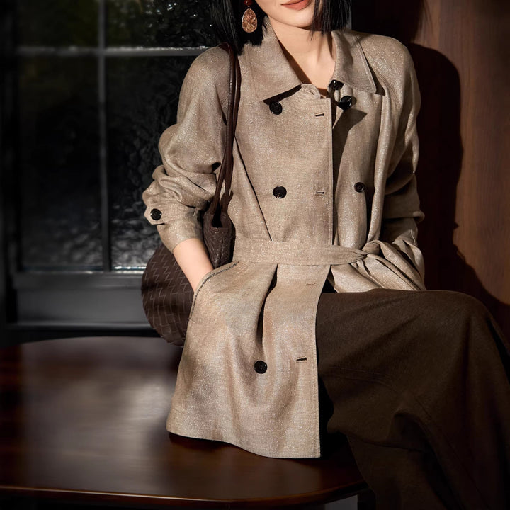 Dam elegant och Timeless trenchcoat