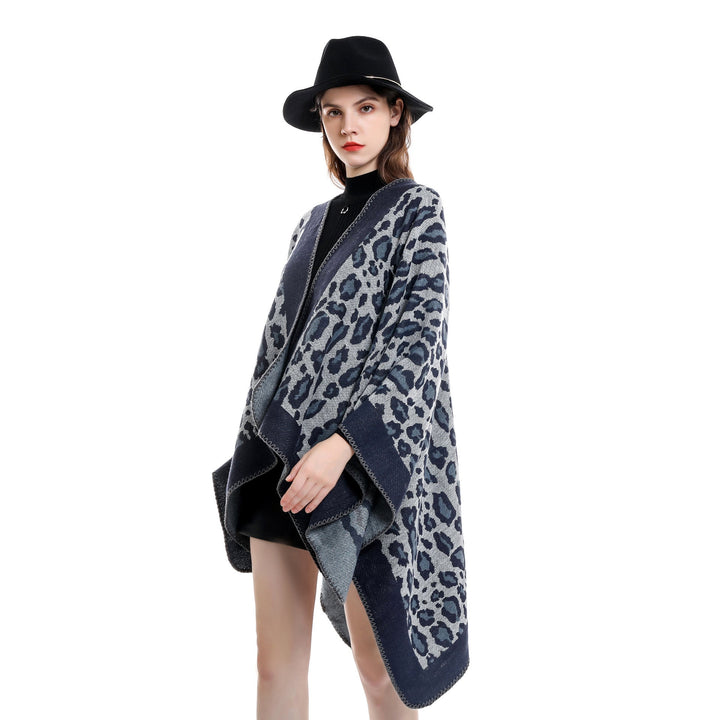 Dam chunky woven jacquard cloak med leopardprint och open kimono silhuett