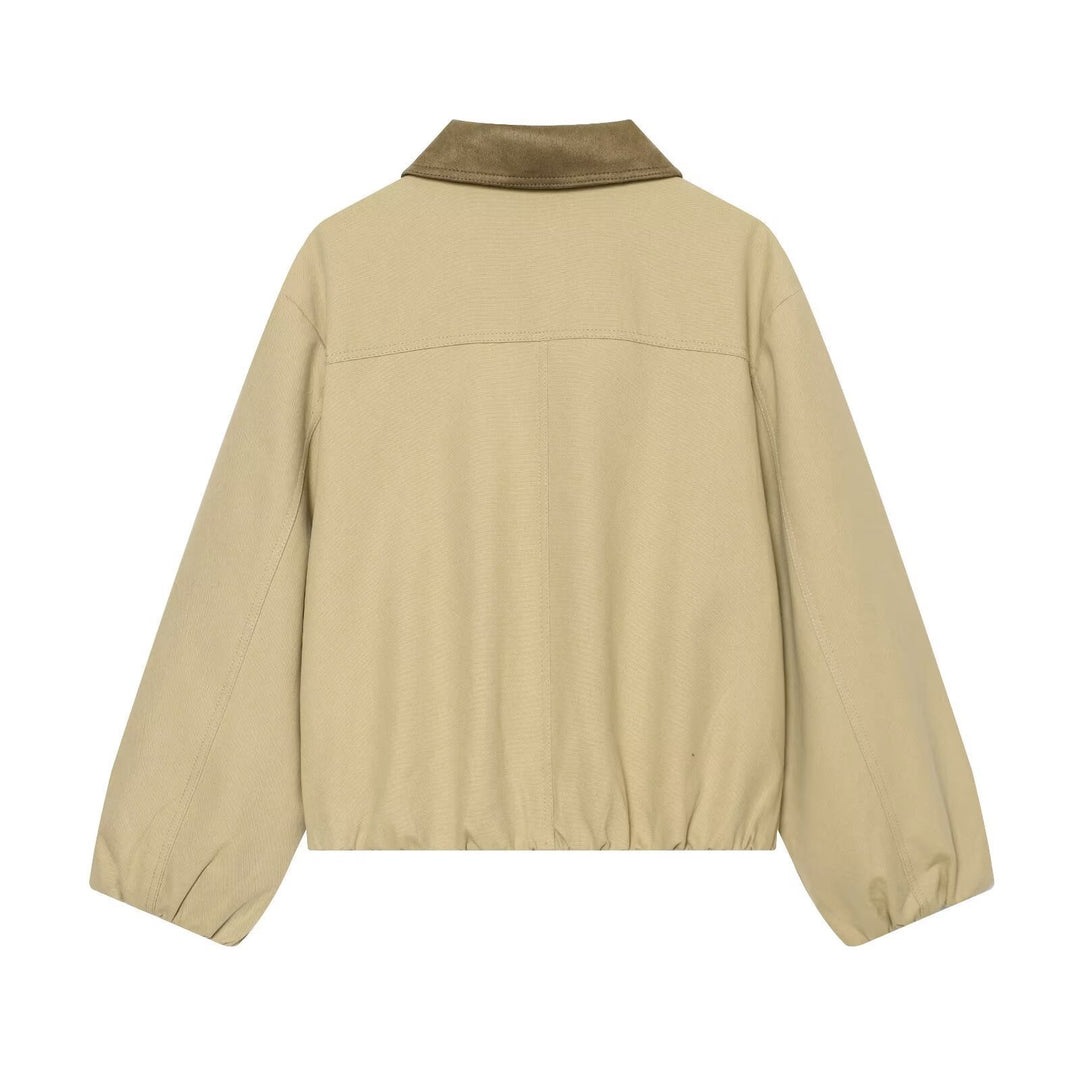 Dam Kort Jacka i Boxig Look med Velour Krage och Elastic Nederkant.