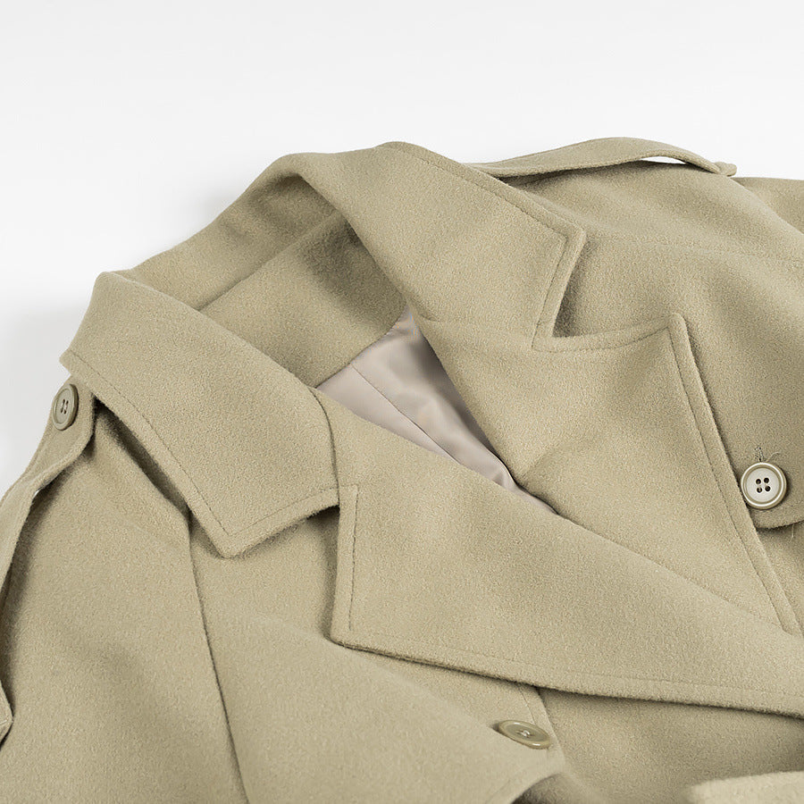 Dam nano maxi trenchcoat med double-breasted knäppning, tie bälte, och epaulettes