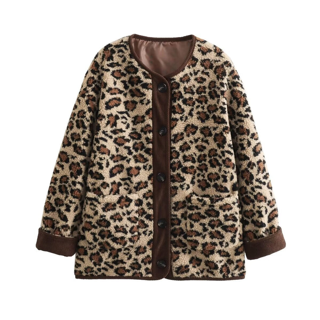 Dam faux sheepskin jacka med leopard mönster, manchester kant, full knäppning, och påsydda fickor