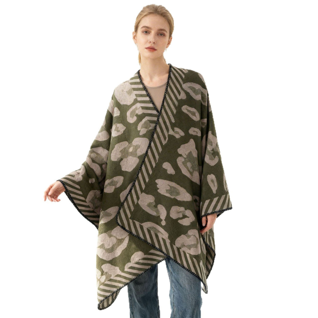 Dam Structured Jacquard capeponcho i oversized passform med Contrasted Overlock Edge