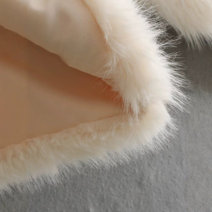 Dam Kort Skärning Vegansk Faux Fur Jacka med Wide Shawl Krage
