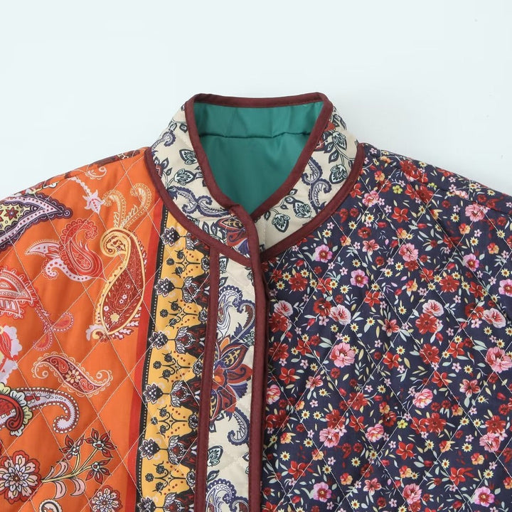 Dam Boho quiltad jacka med patchwork tryck, quiltad foder och påsydda fickor