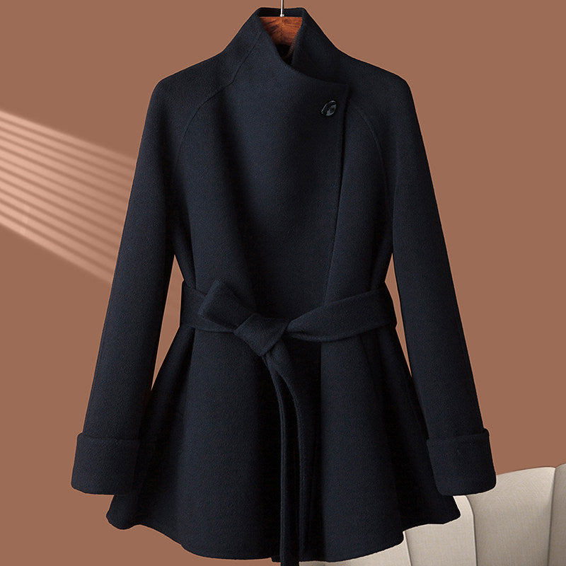 Dam elegant och klassisk trenchcoat