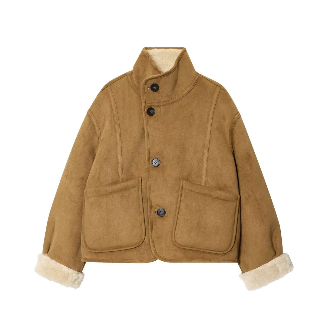 Dam kort jacka in lambskin look med hög ståkrage och utanpåfickor