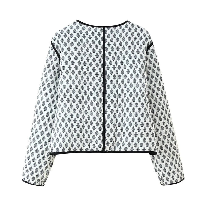 Dam vadderad kort jacka med round neckline, snaps och kontrast piping