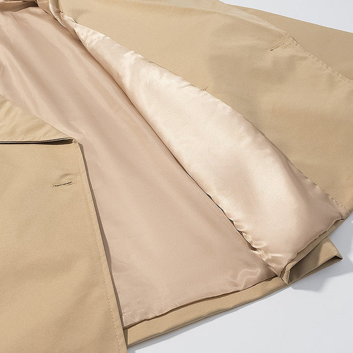 Dam skräddad kort trenchcoat med knytband och Epaulettes