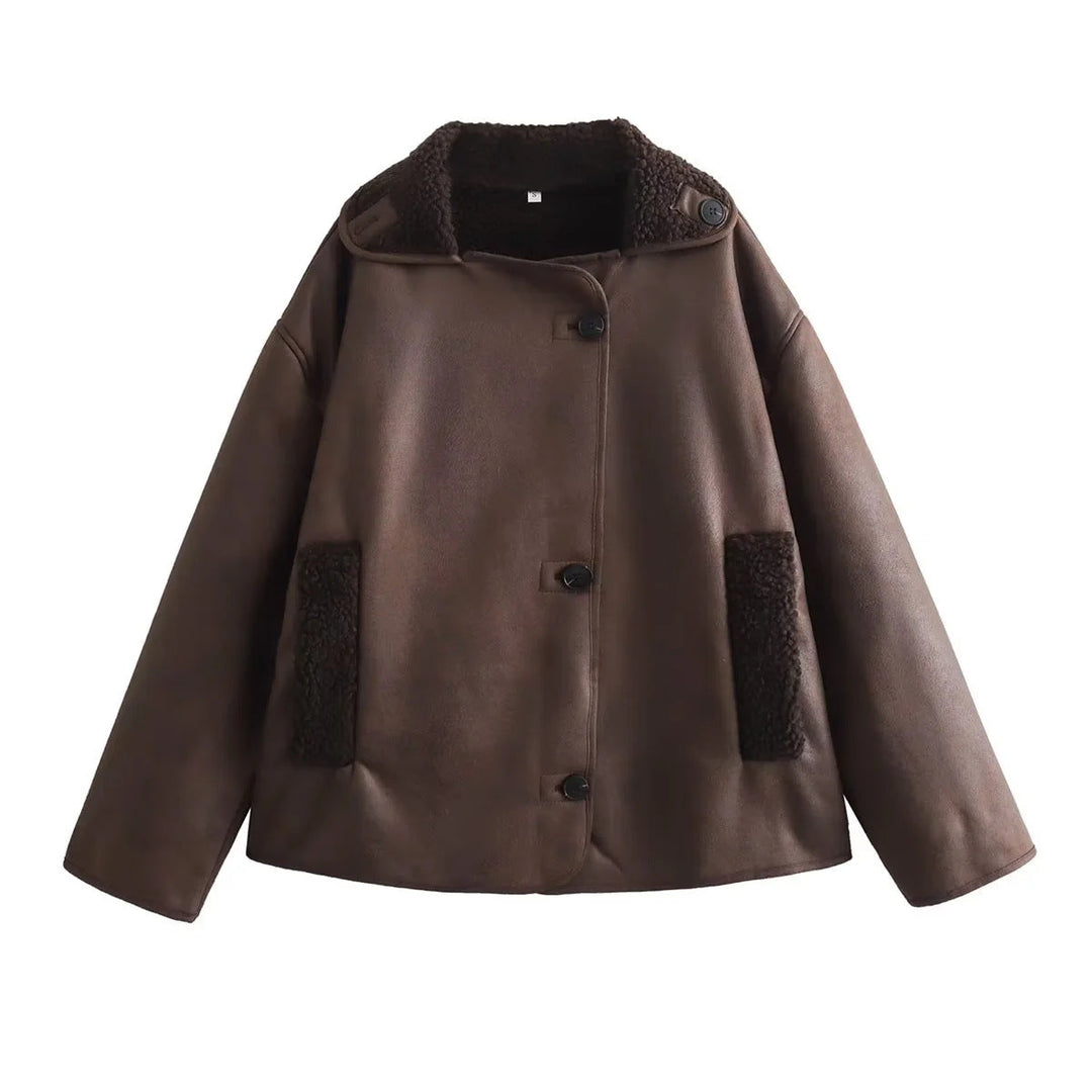 Dam kort lambskin look jacka i boxy skärning med teddy foder och påsydda fickor