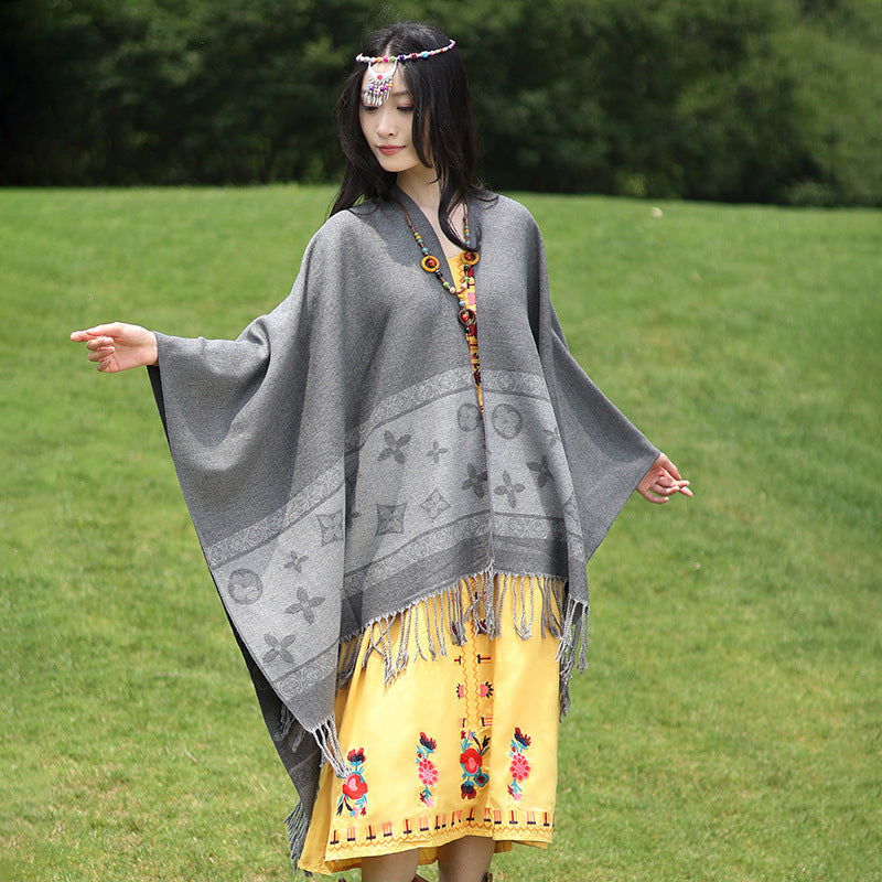 Dam oversized Rectangular poncho tillverkad av ullblandning med Woven Jacquard Border och Fringed fåll