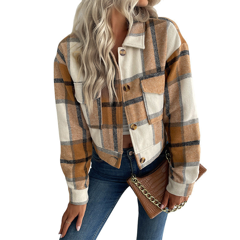 Dam Kort-Skärning Rutig Overshirt Jacka med Breast Flaps och Wooden Knappar