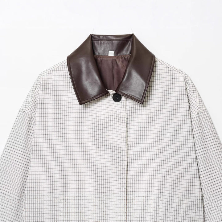 Dam 50+ Oversize Kort Blouson Jacka med Check Mönster och Contrast Krage