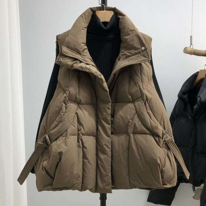 Dam Voluminous Sleeveless Down-look väst med bred ståkrage och Side Gathered Straps