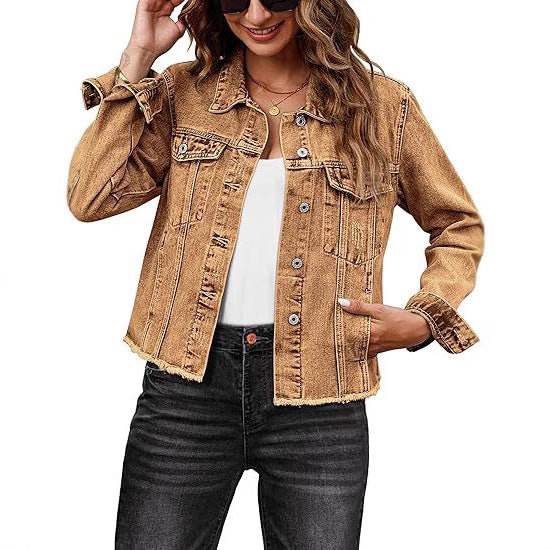 Dam kort skärning denimjacka med Frayed fåll och bröstfickor