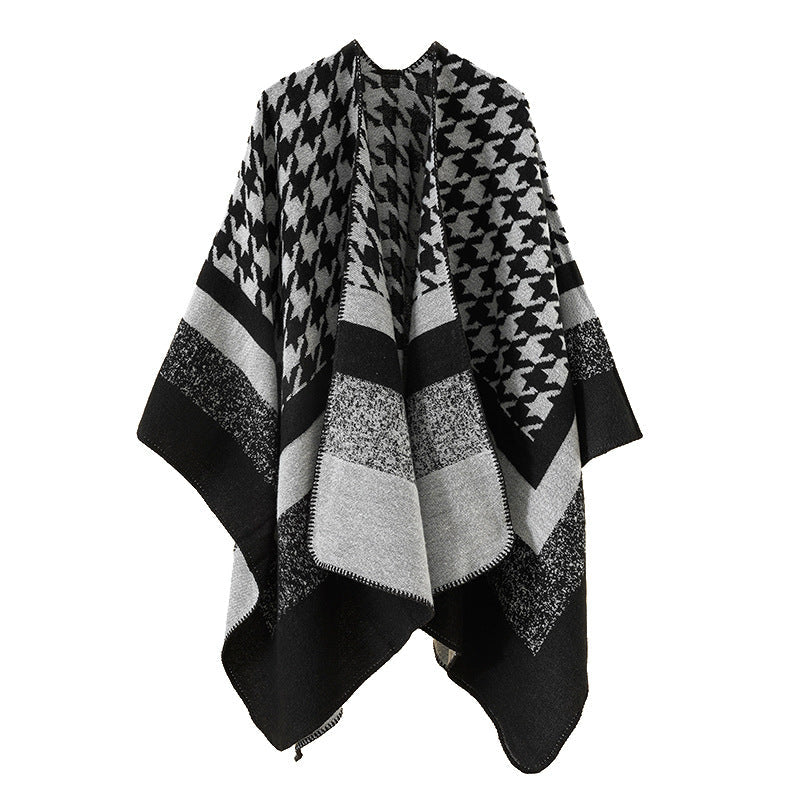 Dam Oversize Ruana poncho tillverkad av ullblandning med houndstooth och block jacquard mönster