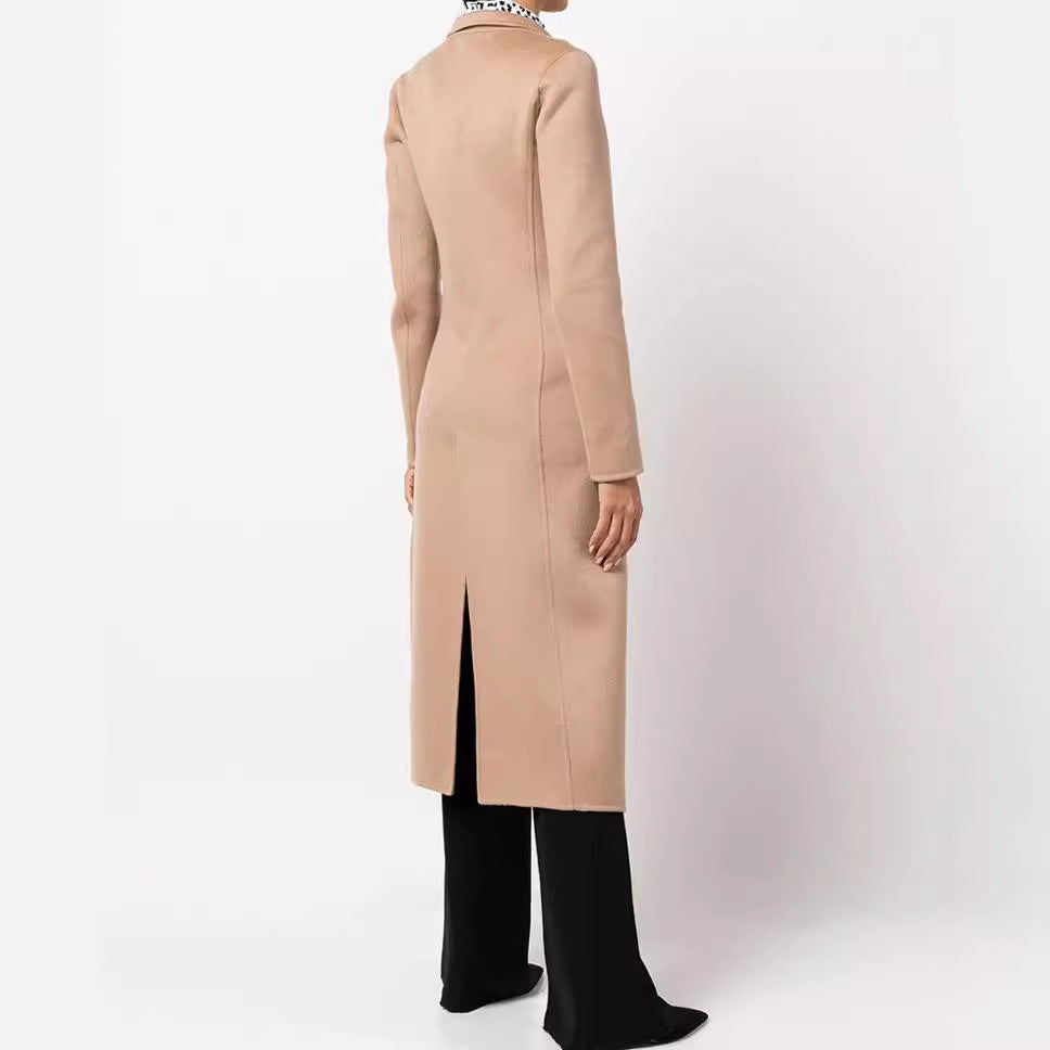 Dam Slim Maxi Length kappa in Clean-skärning med Double-Breasted look och dekorativ Metal knappar
